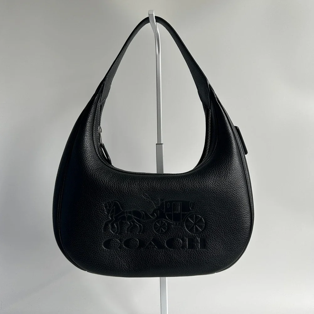 Coach Carmen Black Pebbled Leather Shoulder Bag Excellent